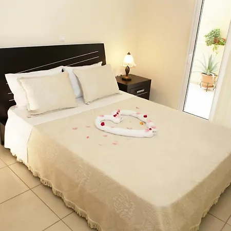 Near The Old Venetian Harbor Apartman