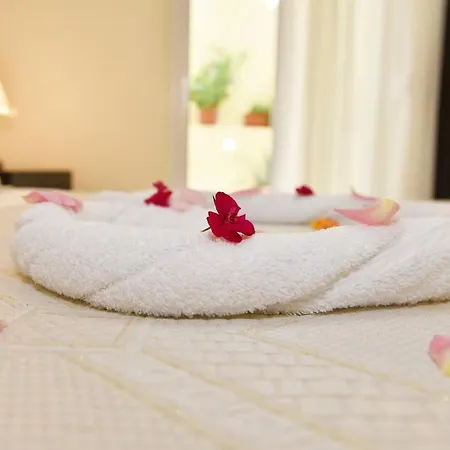 Near The Old Venetian Harbor Hriszí Aktí Haniá